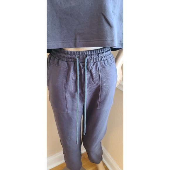 Chasing You Cropped Top and Jogger Set in Dark Gre - Picture 4 of 11